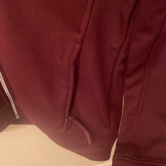 Two The North Face Maroon or Black Zip-up hoodie - Picture 5 of 11